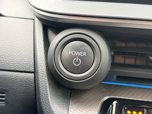 Used 2023 Toyota Prius XLE image 6