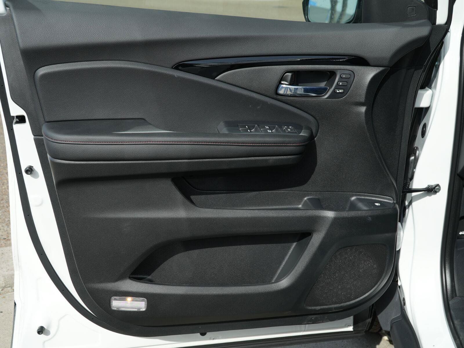 New 2026 Honda Ridgeline Black Edition image 12