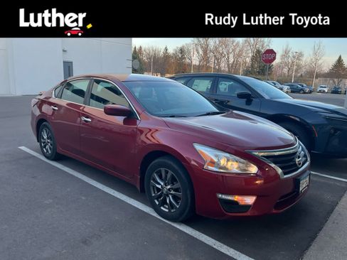 Used 2015 Nissan Altima 2.5 S w/ Special Edition Package FWD image 1