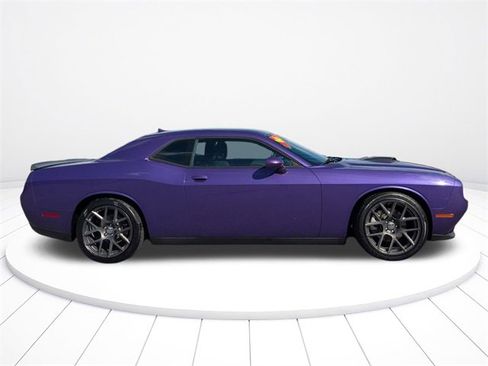 Used 2016 Dodge Challenger R/T image 8