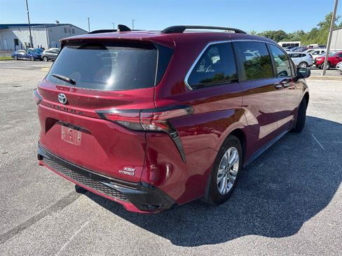 Used 2021 Toyota Sienna XSE w/ XSE Plus Package AWD/4WD image 9