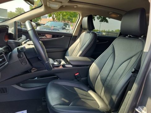 Used 2023 Lincoln Nautilus Reserve AWD/4WD image 5