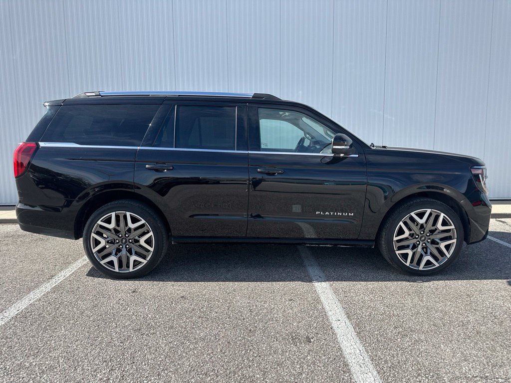 Used 2025 Ford Expedition Platinum w/ Platinum Ultimate Package AWD/4WD image 9