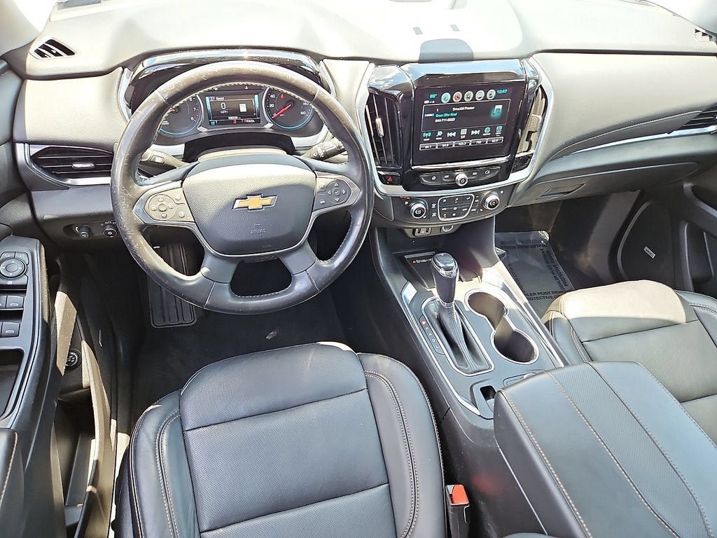 Certified 2019 Chevrolet Traverse Premier w/ LPO, Blackout Package FWD image 12