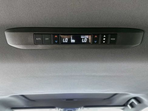 Used 2023 Toyota Sienna XLE FWD image 23