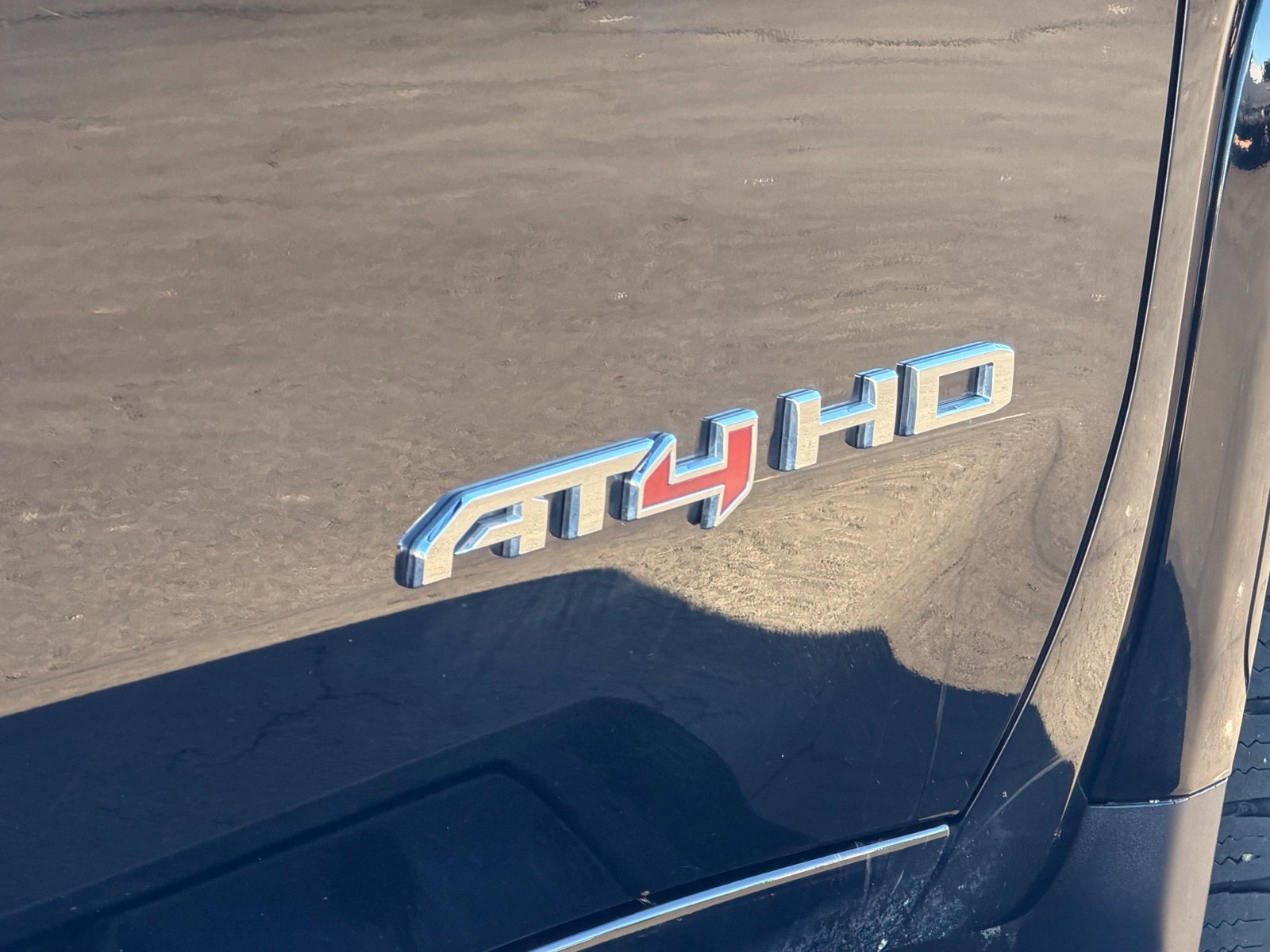 Used 2024 GMC Sierra 2500 AT4 w/ Technology Package AWD/4WD image 11