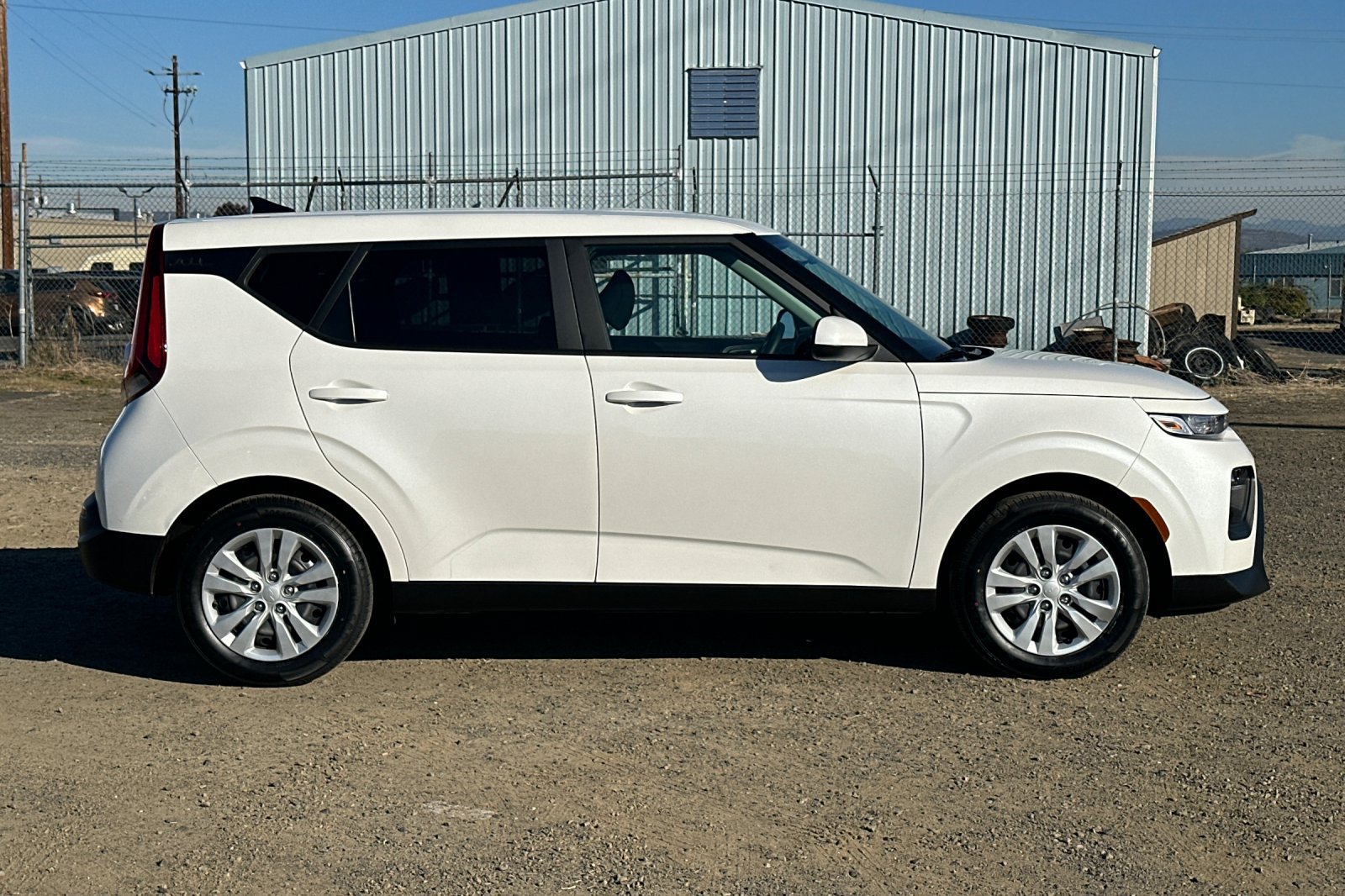 Used 2022 Kia Soul LX FWD image 3