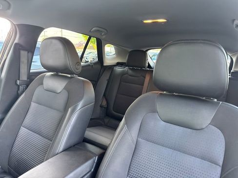 Certified 2025 Chevrolet Trax LT w/ Driver Confidence Package FWD image 30