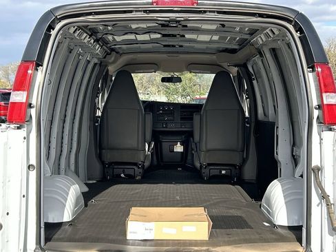 New 2025 GMC Savana 2500 w/ Driver Convenience Package RWD image 24