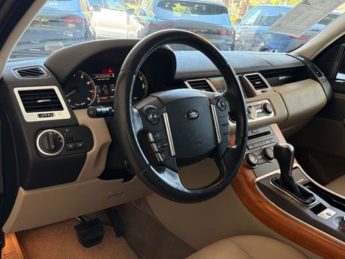 Used 2011 Land Rover Range Rover Sport HSE AWD/4WD image 4