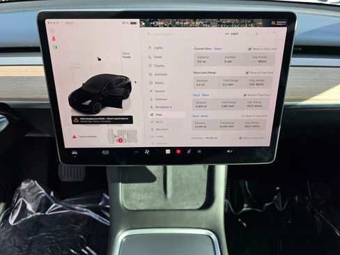Used 2023 Tesla Model Y Long Range image 23