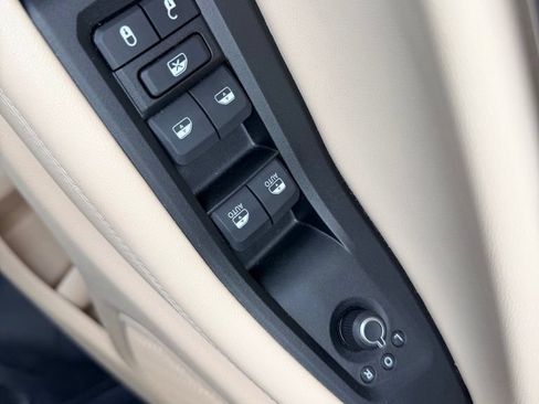 Used 2024 Jeep Grand Cherokee Limited AWD/4WD image 19