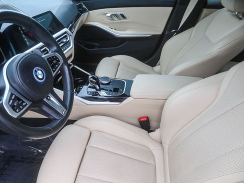 Used 2022 BMW 330e xDrive w/ M Sport Package image 19