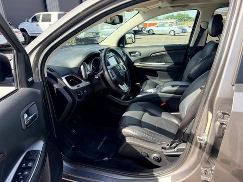 Used 2012 Dodge Journey R/T w/ Flexible Seating Group FWD image 10