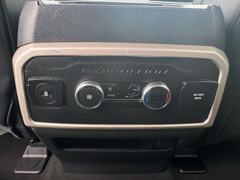 Used 2024 Ford Expedition XLT image 34