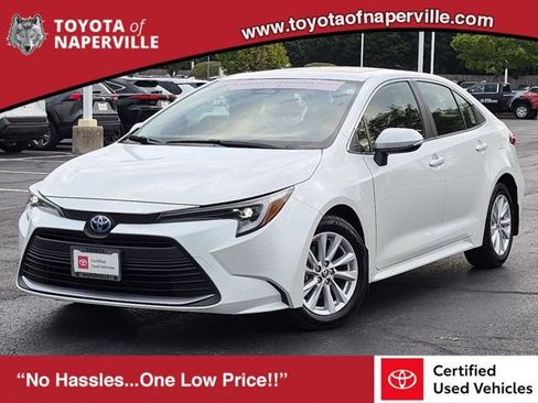 Certified 2025 Toyota Corolla XLE FWD image 1