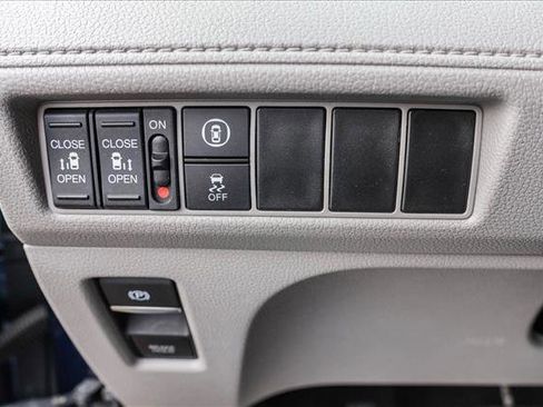 Used 2022 Honda Odyssey EX image 13