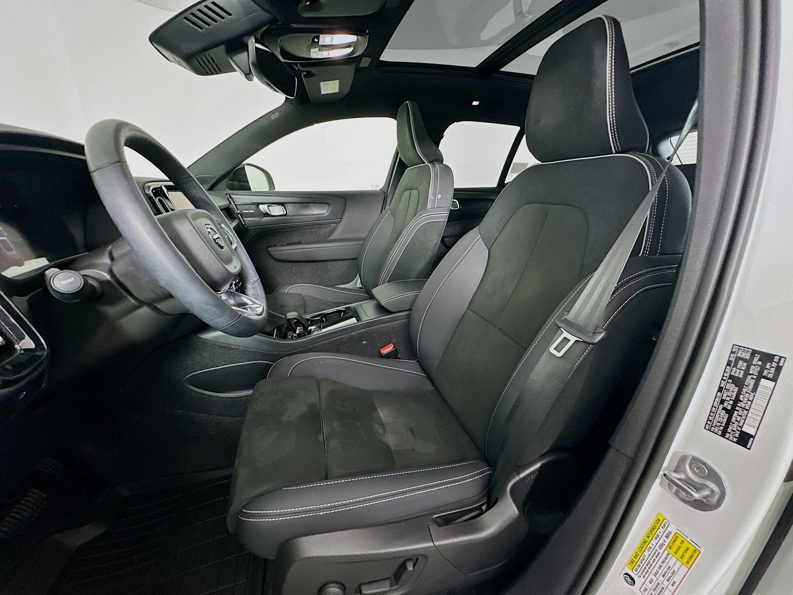 Used 2023 Volvo XC40 Recharge Ultimate w/ Protection Package Premier AWD/4WD image 21