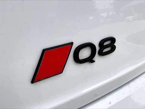 Used 2024 Audi Q8 Premium Plus AWD/4WD image 32