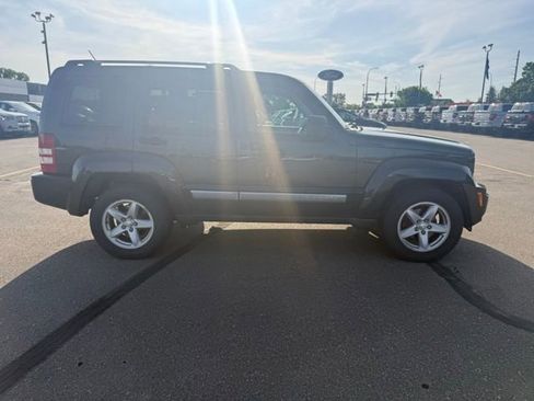 Used 2012 Jeep Liberty Limited AWD/4WD image 9