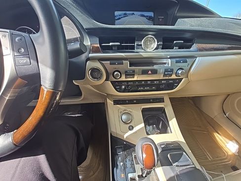 Used 2015 Lexus ES 350 image 18