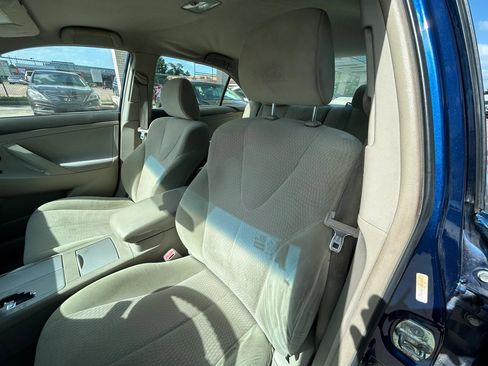Used 2010 Toyota Camry LE FWD image 9