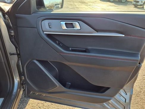 Used 2025 Ford Explorer ST-Line w/ ST-Line Street Pack image 84