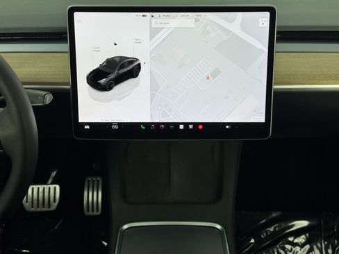 Used 2022 Tesla Model Y Performance image 19