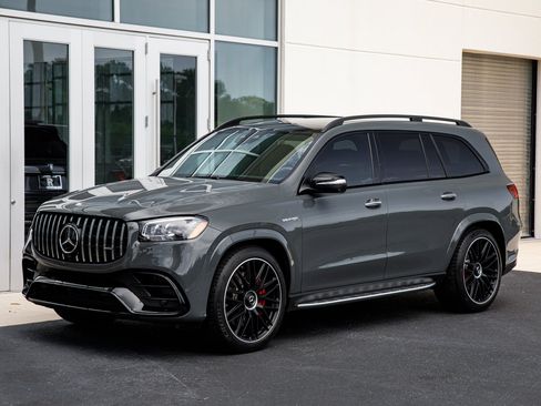 Used 2025 Mercedes-Benz GLS 63 AMG 4MATIC image 5