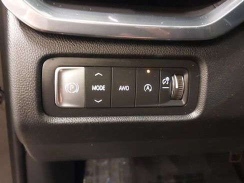 Used 2024 GMC Acadia Elevation AWD/4WD image 23