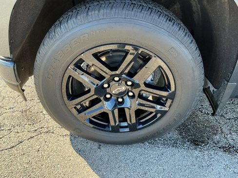 Used 2022 Chevrolet Silverado 1500 Custom w/ LPO, Blackout Package image 7