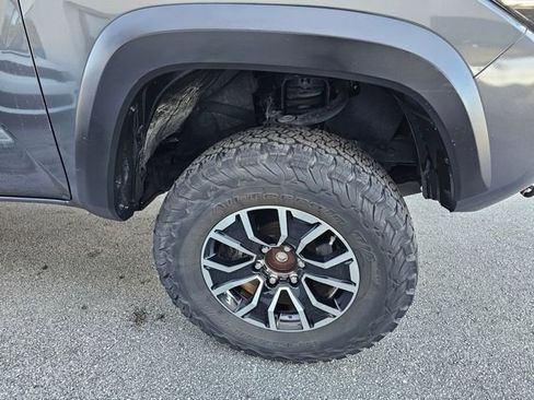 Used 2020 Toyota Tacoma TRD Off-Road w/ TRD Premium Off Road Package image 11