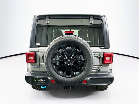 Used 2022 Jeep Wrangler Unlimited Sahara w/ Cold Weather Group AWD/4WD image 7