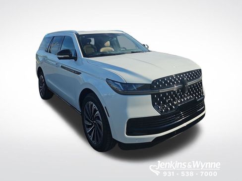 New 2026 Lincoln Navigator Black Label AWD/4WD image 4