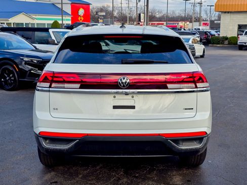 Used 2024 Volkswagen Atlas Cross Sport SE AWD/4WD image 13