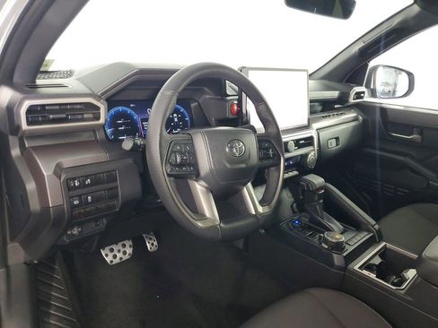 Used 2025 Toyota Tacoma TRD Sport image 12