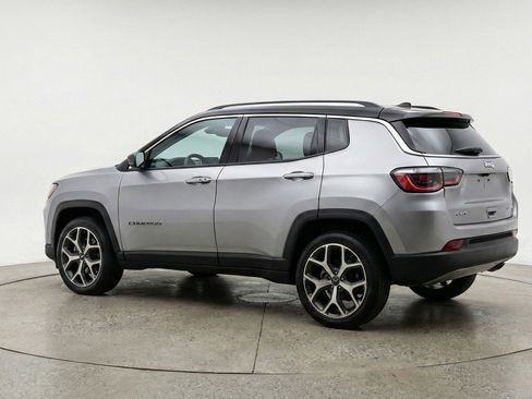Used 2025 Jeep Compass Limited AWD/4WD image 6