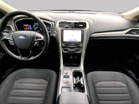Used 2020 Ford Fusion SE FWD image 13