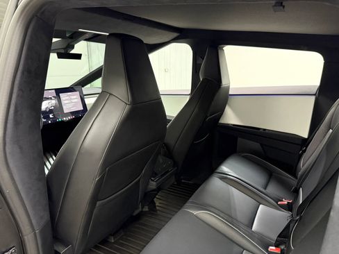Used 2024 Tesla Cybertruck AWD Crew Cab image 16