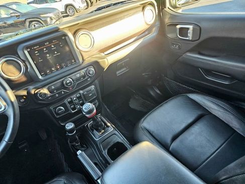 Used 2020 Jeep Wrangler Unlimited Sahara image 33