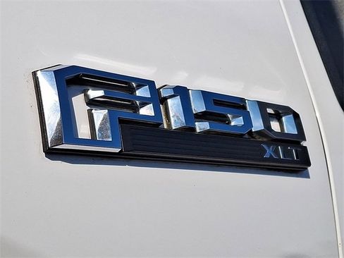 Used 2015 Ford F150 XLT w/ Trailer Tow Package image 29