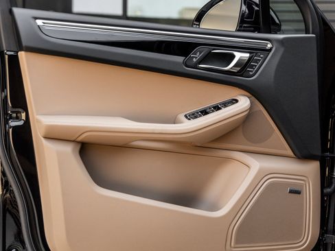 New 2026 Porsche Macan AWD/4WD image 20