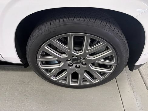 Used 2026 GMC Yukon Denali Ultimate AWD/4WD image 4