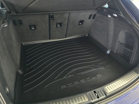 Used 2023 Porsche Macan image 15