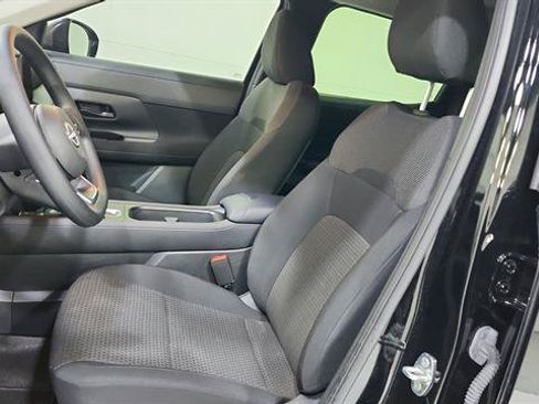 Used 2025 Nissan Kicks S FWD image 11