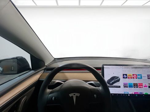 Used 2023 Tesla Model Y Performance image 7