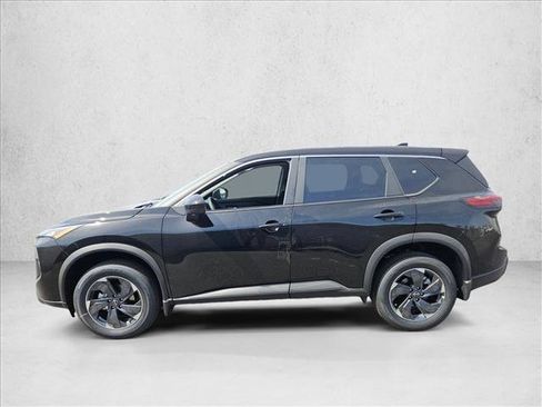 Used 2025 Nissan Rogue SV FWD image 2