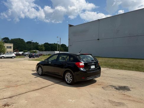 Used 2014 Subaru Impreza 2.0i Premium w/ All-Weather Package w/CVT AWD/4WD image 5