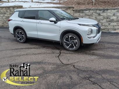 Used 2024 Mitsubishi Outlander SE