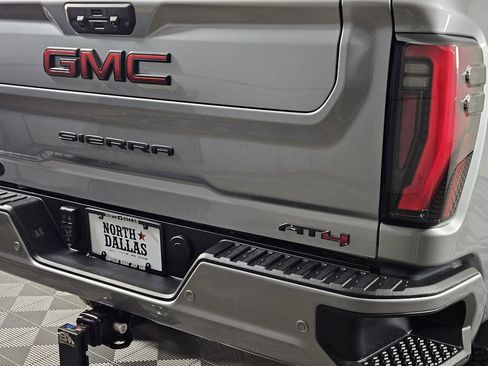 Used 2024 GMC Sierra 2500 AT4 w/ AT4 Premium Plus Package image 6